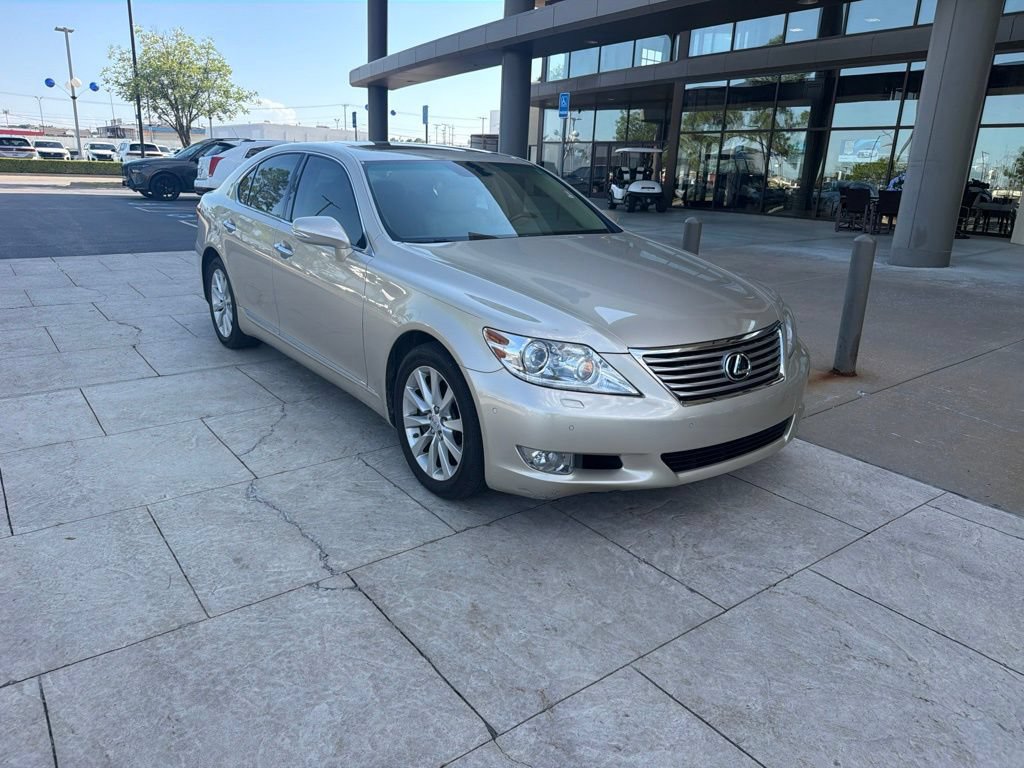 Used 2011 Lexus LS 460 AWD w/ Comfort Pkg image 2