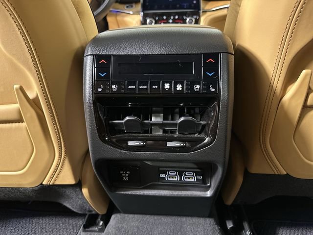 Used 2024 Jeep Grand Cherokee Summit AWD/4WD image 22