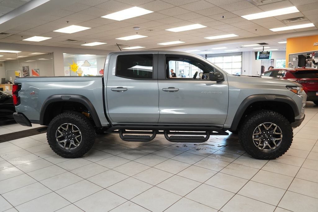 New 2026 Chevrolet Colorado ZR2 w/ Technology Package AWD/4WD image 13