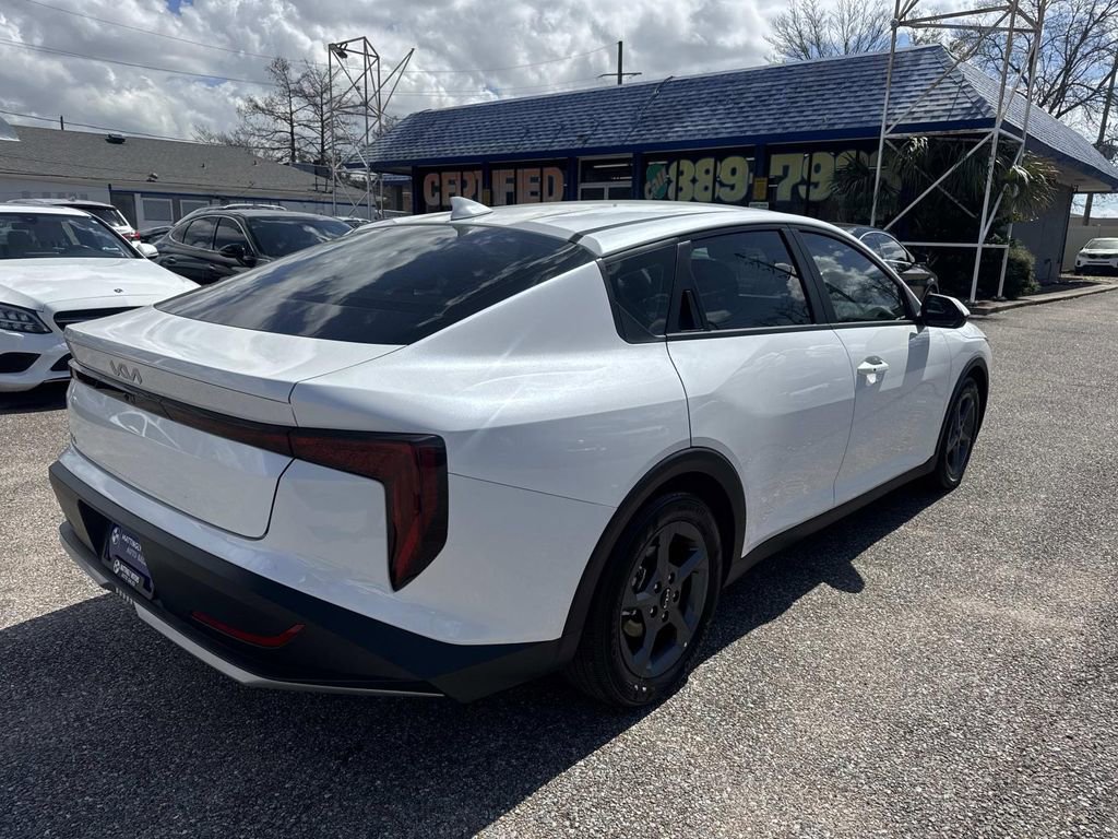 Used 2025 Kia K4 LXS image 8
