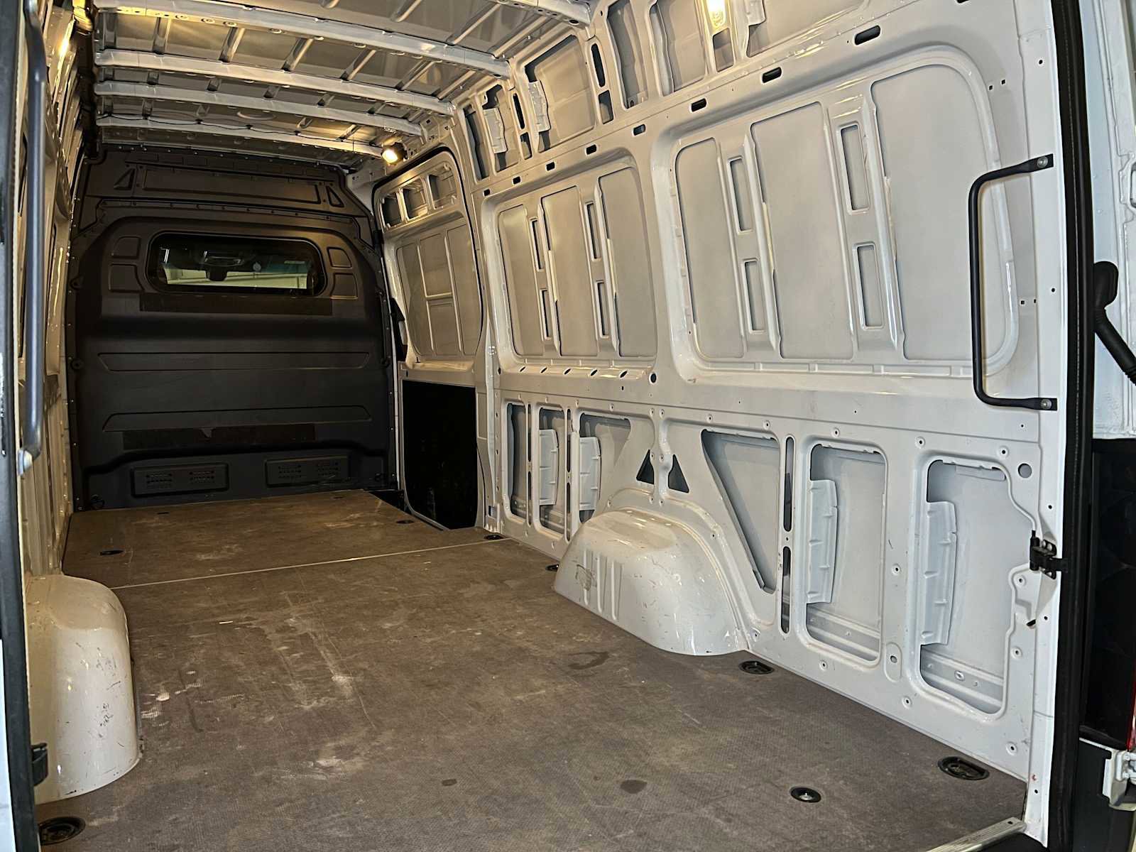Used 2025 Mercedes-Benz Sprinter 2500 image 18
