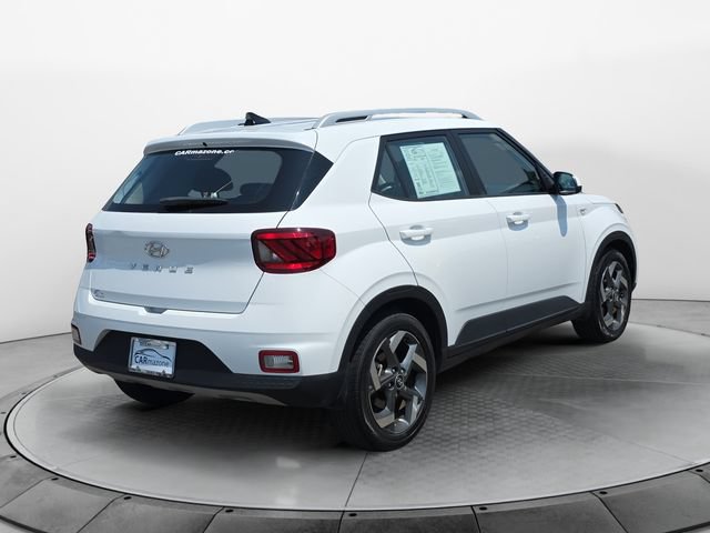 Used 2022 Hyundai Venue SEL FWD image 5