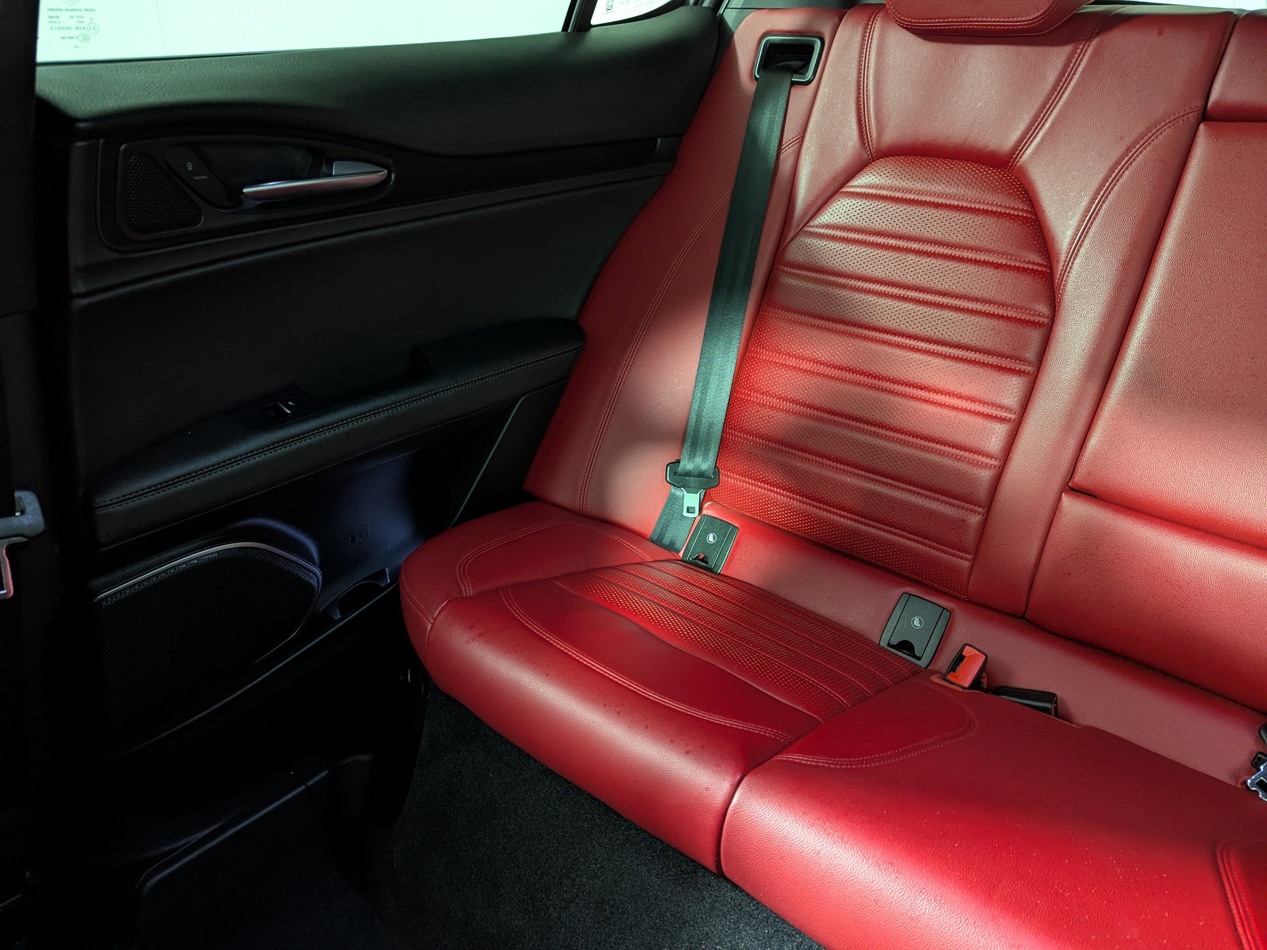 Used 2023 Alfa Romeo Stelvio Sprint image 12