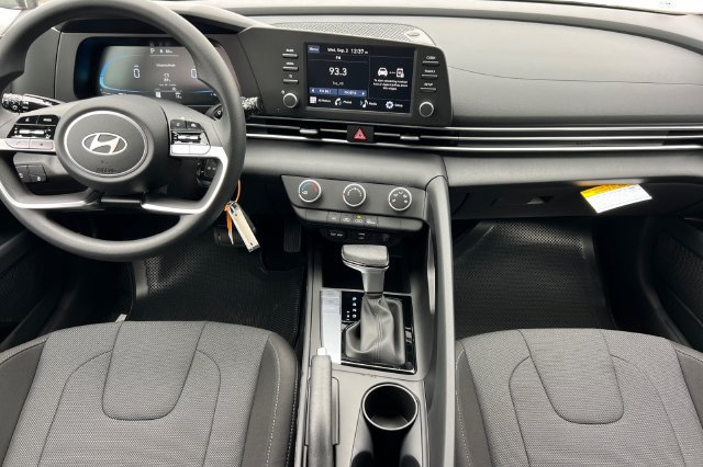 New 2026 Hyundai Elantra SE FWD image 12