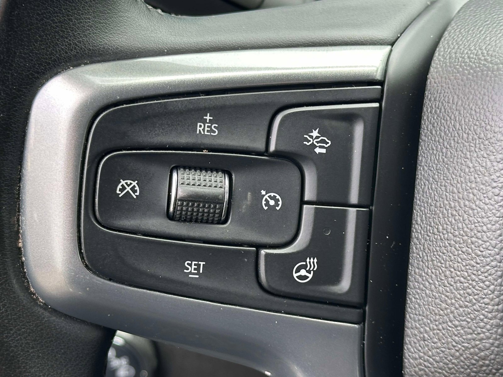 Used 2024 Chevrolet Silverado 1500 LT AWD/4WD image 21