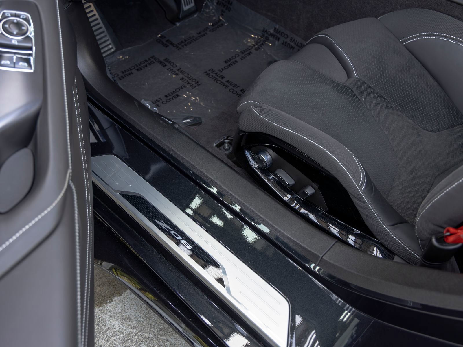 Used 2024 Chevrolet Corvette Z06 w/ Stealth Interior Trim Package image 32