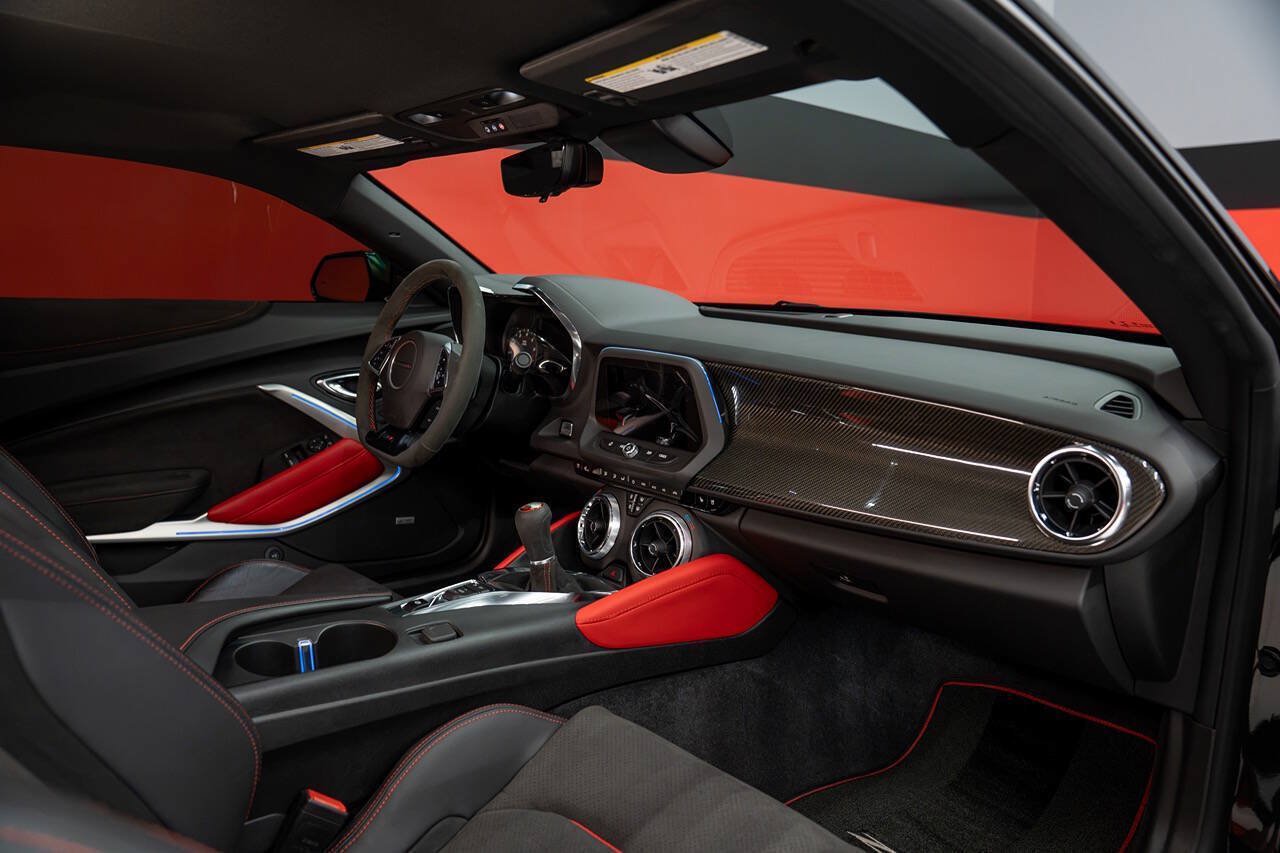 Used 2021 Chevrolet Camaro ZL1 RWD image 66