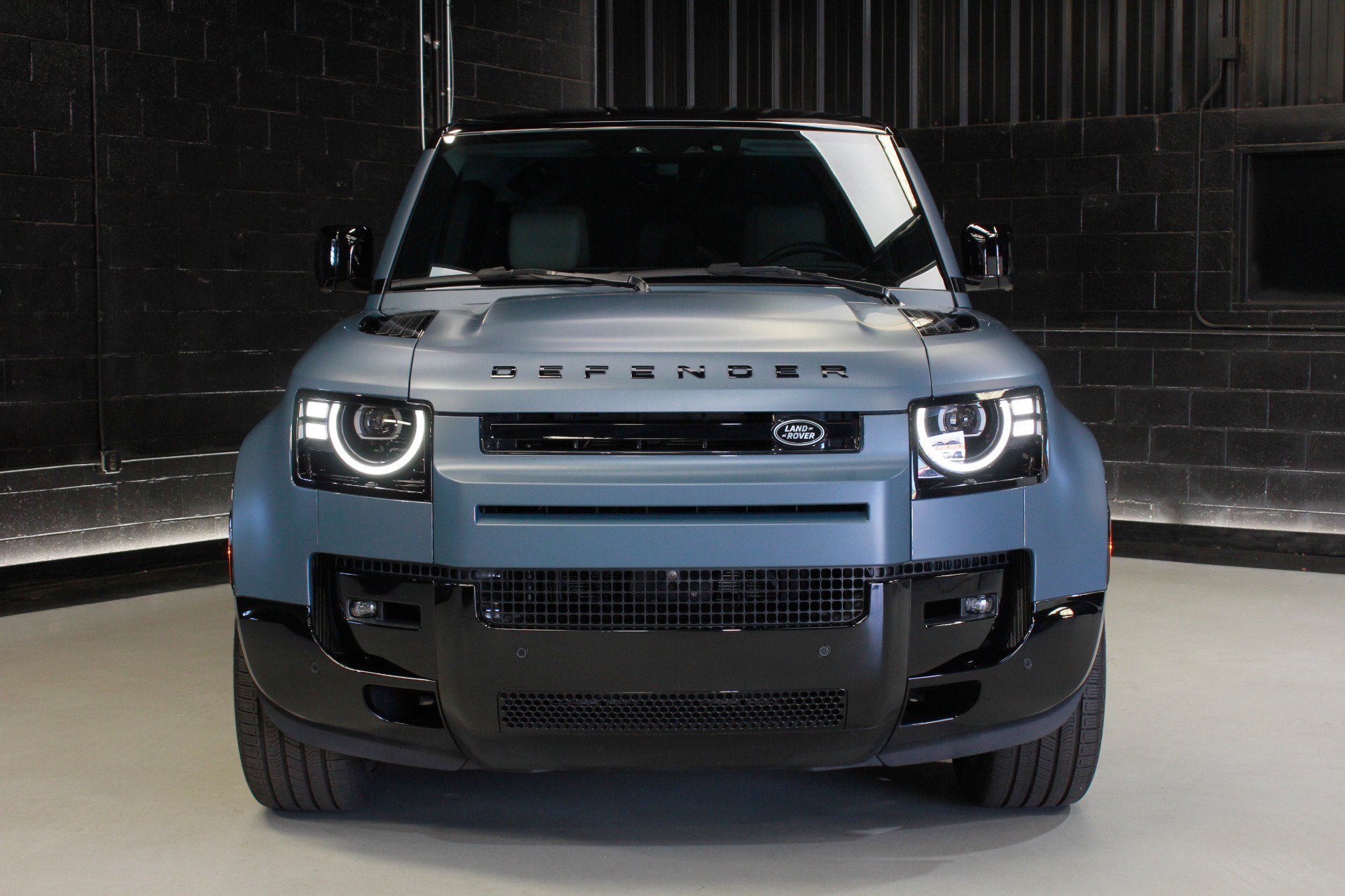 Used 2026 Land Rover Defender 110 X-Dynamic SE AWD/4WD image 10