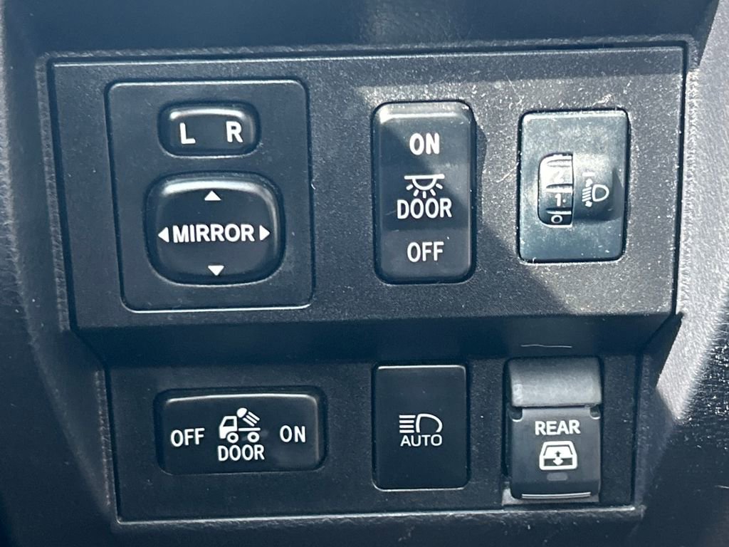 Used 2020 Toyota Tundra SR5 w/ SR5 Leather Package image 25