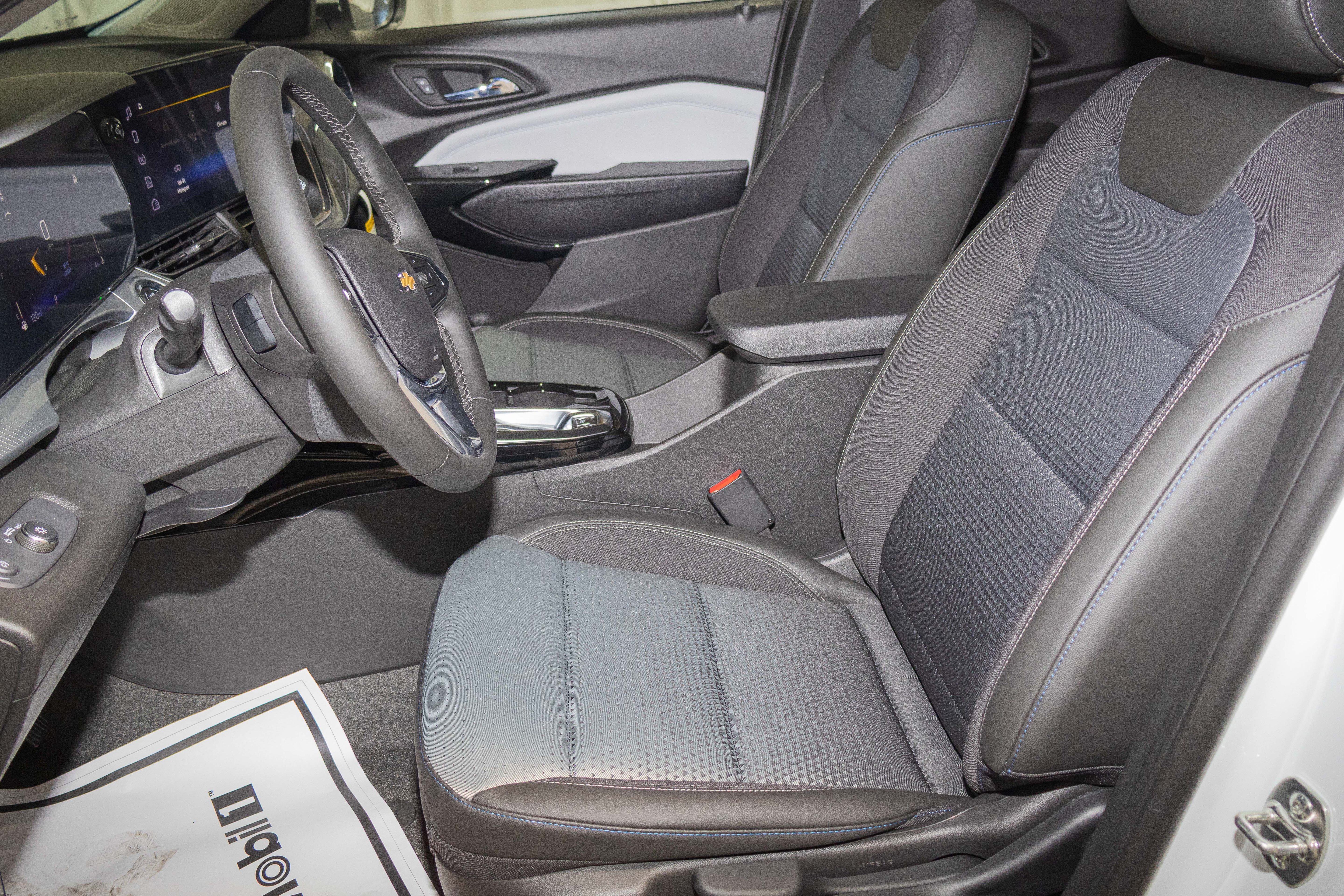 New 2026 Chevrolet Trax LT w/ Driver Confidence Package FWD image 11
