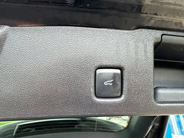 Used 2025 Ford Escape Platinum AWD/4WD image 24