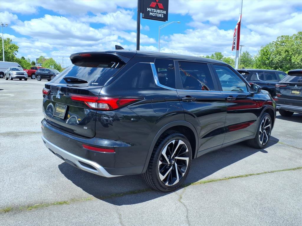 Used 2024 Mitsubishi Outlander SE AWD/4WD image 17
