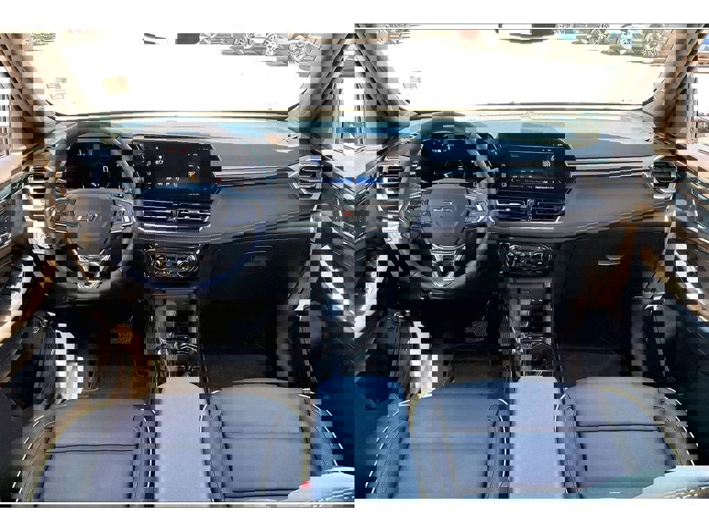 Used 2025 Chevrolet TrailBlazer ACTIV w/ Convenience Package image 16