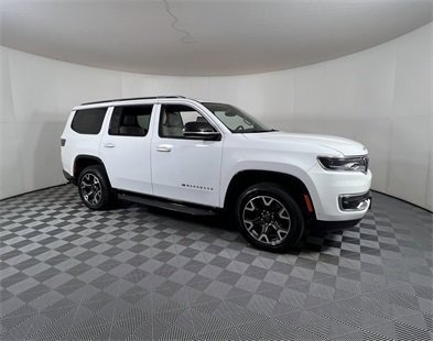 Used 2024 Jeep Wagoneer Series III w/ Flexible Seating Group image 2