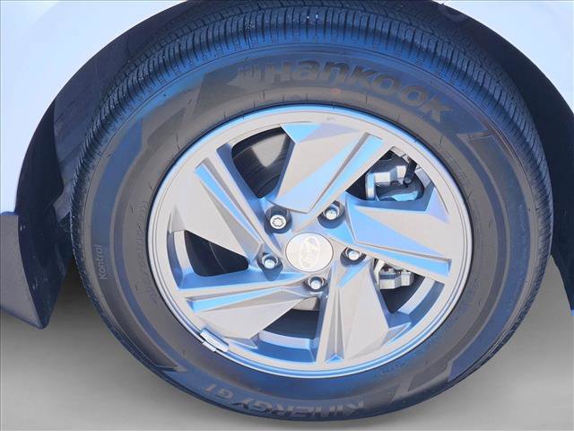 Used 2025 Hyundai Elantra SE FWD image 26
