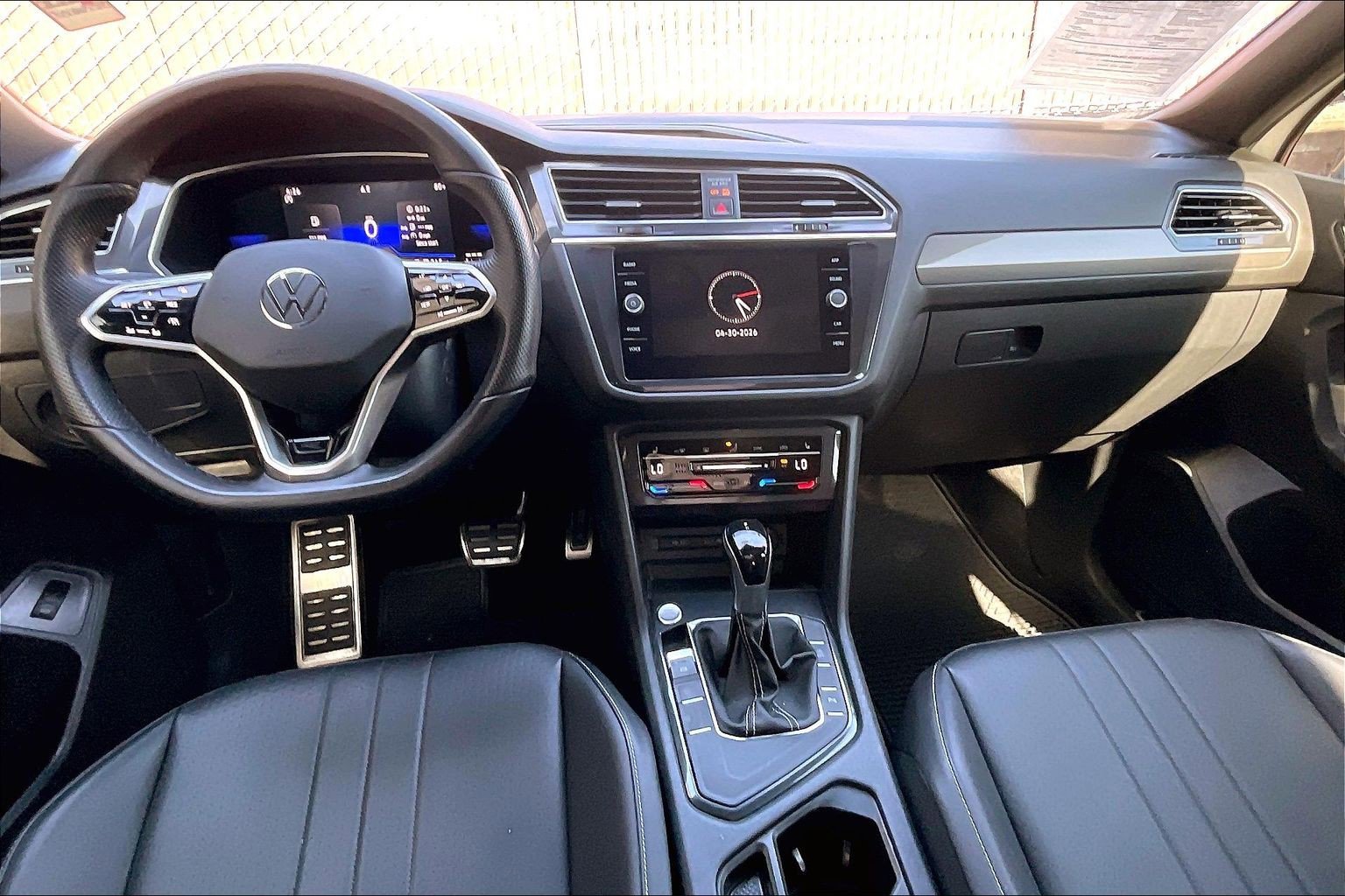 Certified 2022 Volkswagen Tiguan SE R-Line FWD image 15