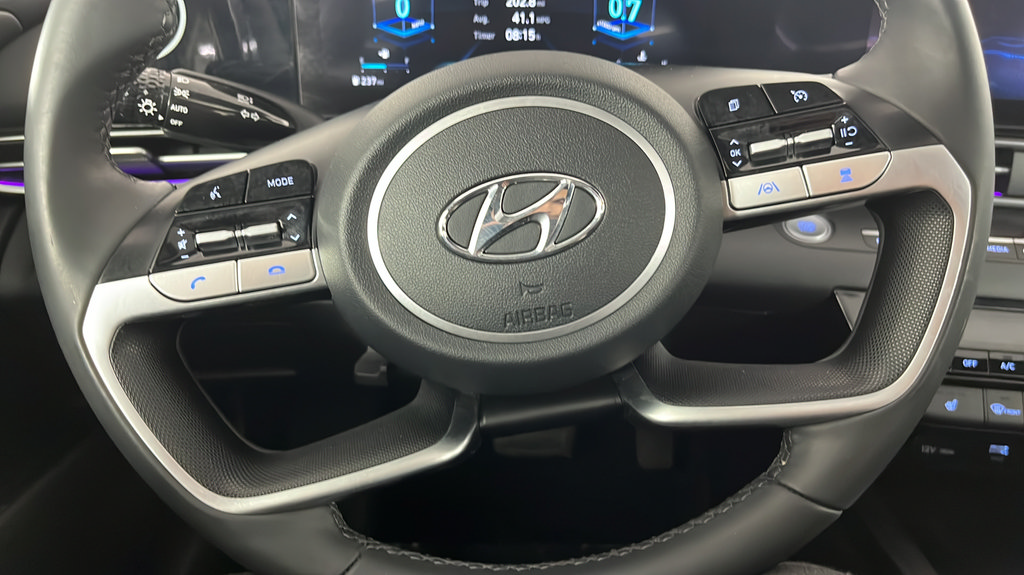Used 2022 Hyundai Elantra Limited w/ Cargo Package FWD image 21
