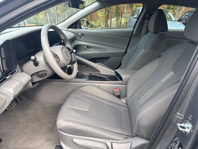 Certified 2025 Hyundai Elantra Sport image 9