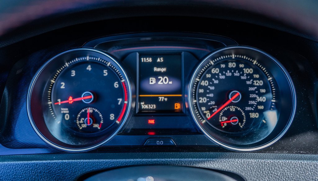 Used 2015 Volkswagen GTI SE FWD image 19