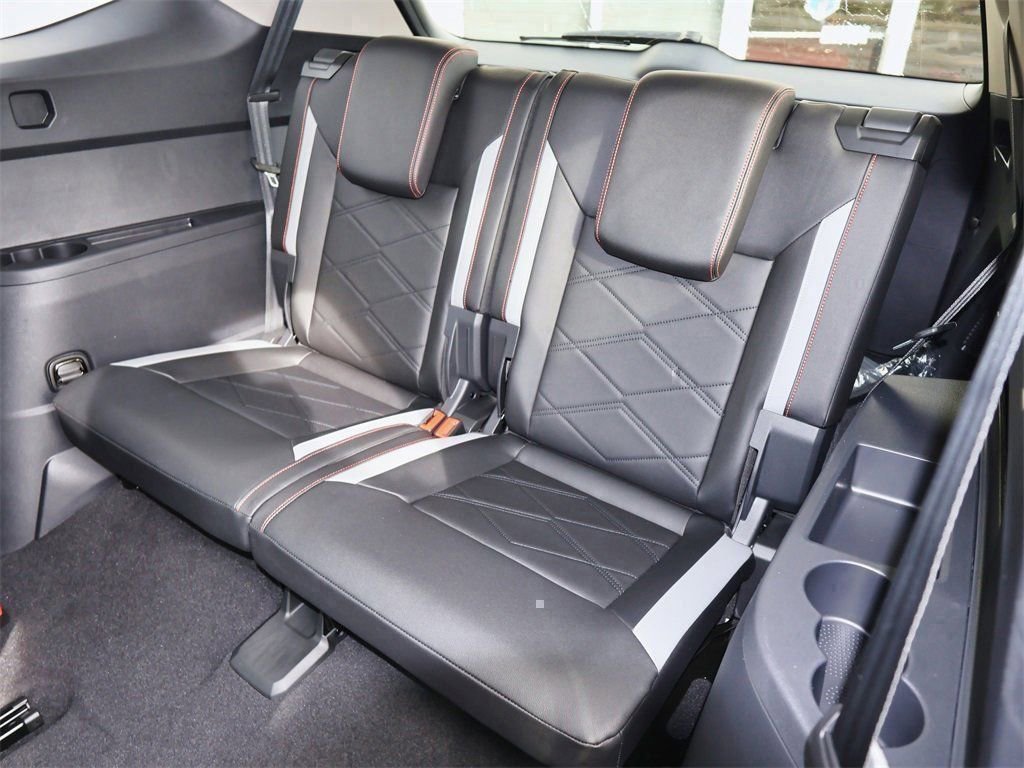 New 2026 Volkswagen Atlas Peak Edition image 18