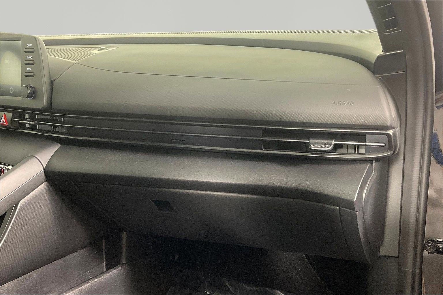 Used 2025 Hyundai Elantra Sport image 24