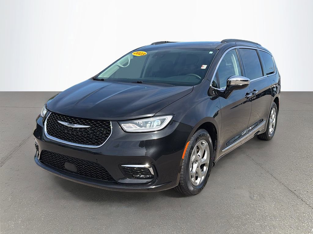 Used 2023 Chrysler Pacifica Limited image 8