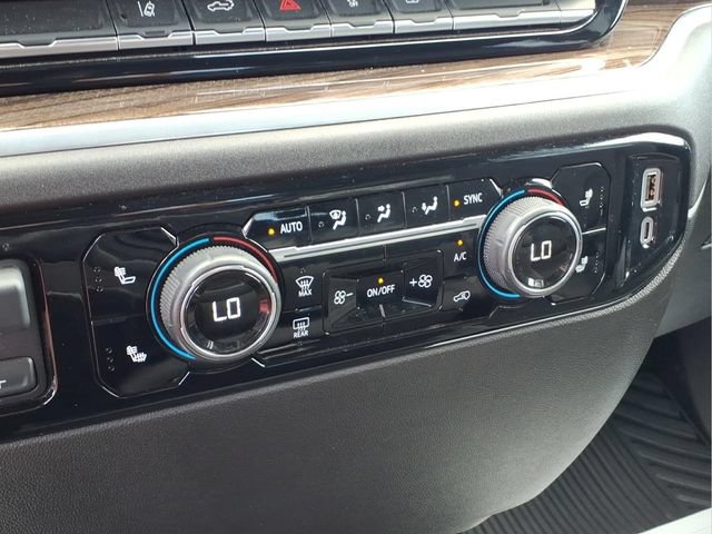 Used 2025 Chevrolet Silverado 2500 LT w/ Convenience Package AWD/4WD image 8