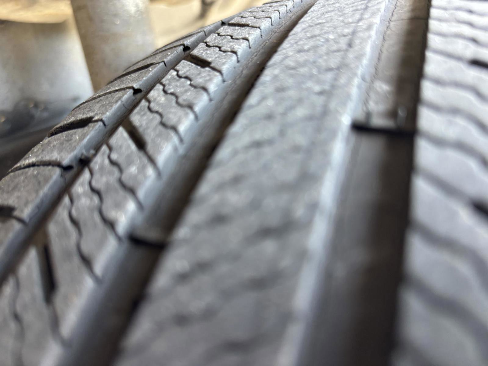 Used 2011 Ford Escape Limited w/ 301A Rapid Spec Order Code image 30