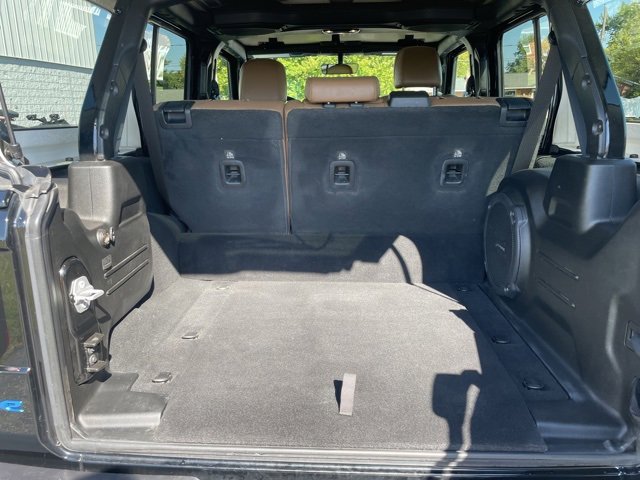 Used 2022 Jeep Wrangler Unlimited Sahara w/ Cold Weather Group image 12