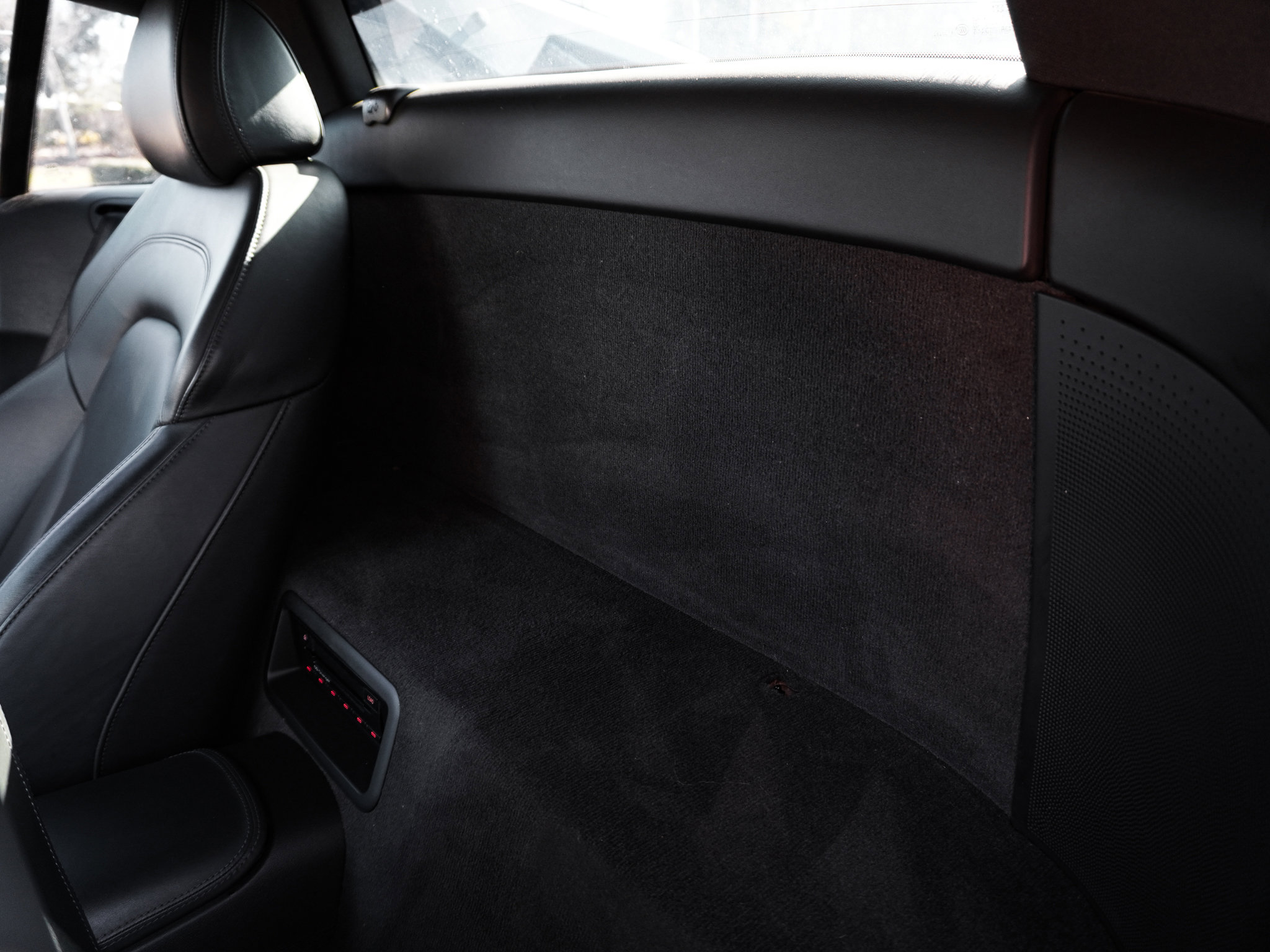 Used 2010 Audi R8 V10 image 30