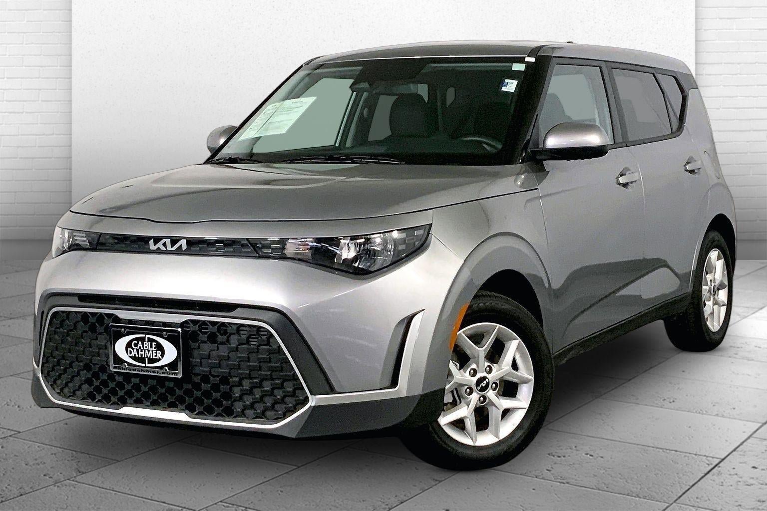 Used 2025 Kia Soul LX w/ LX Technology Package image 12