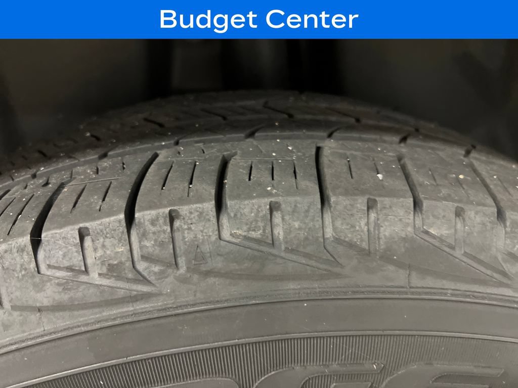 Used 2017 Jeep Cherokee Latitude w/ Safety/Convenience Group AWD/4WD image 10