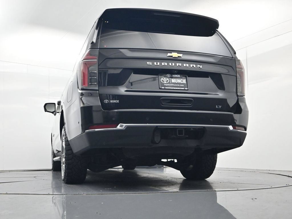 Used 2025 Chevrolet Suburban LT AWD/4WD image 46