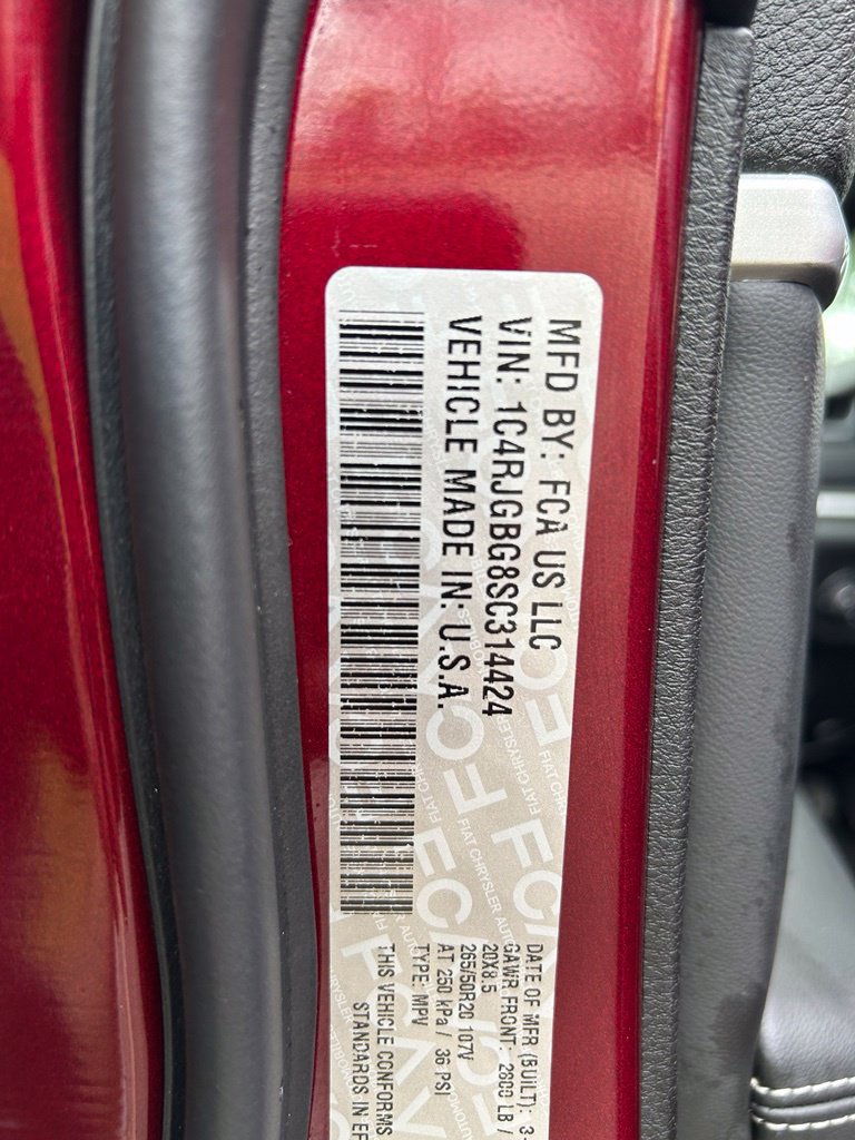 Certified 2025 Jeep Grand Cherokee Limited w/ Black Appearance Package RWD image 45