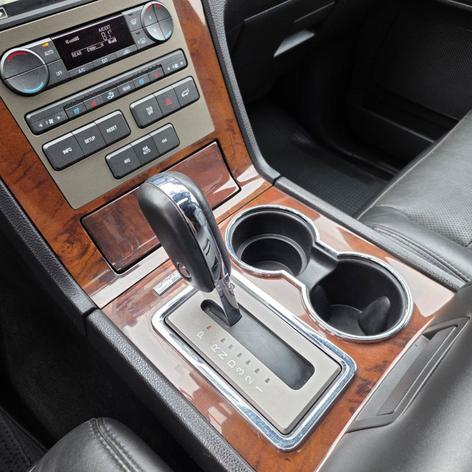 Used 2014 Lincoln Navigator 4WD image 19