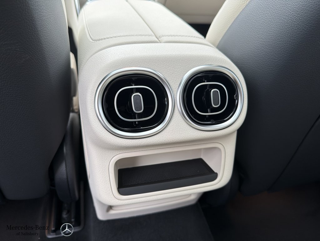 New 2026 Mercedes-Benz GLC 300 4MATIC image 17