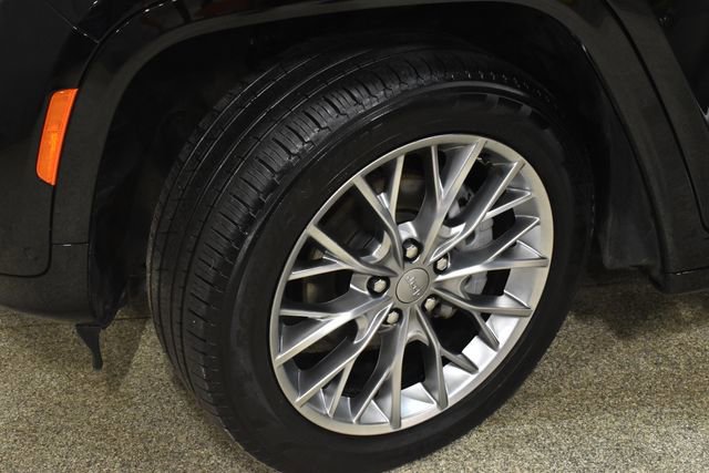 Used 2025 Jeep Grand Cherokee Summit w/ Adv Protech Group IV image 11