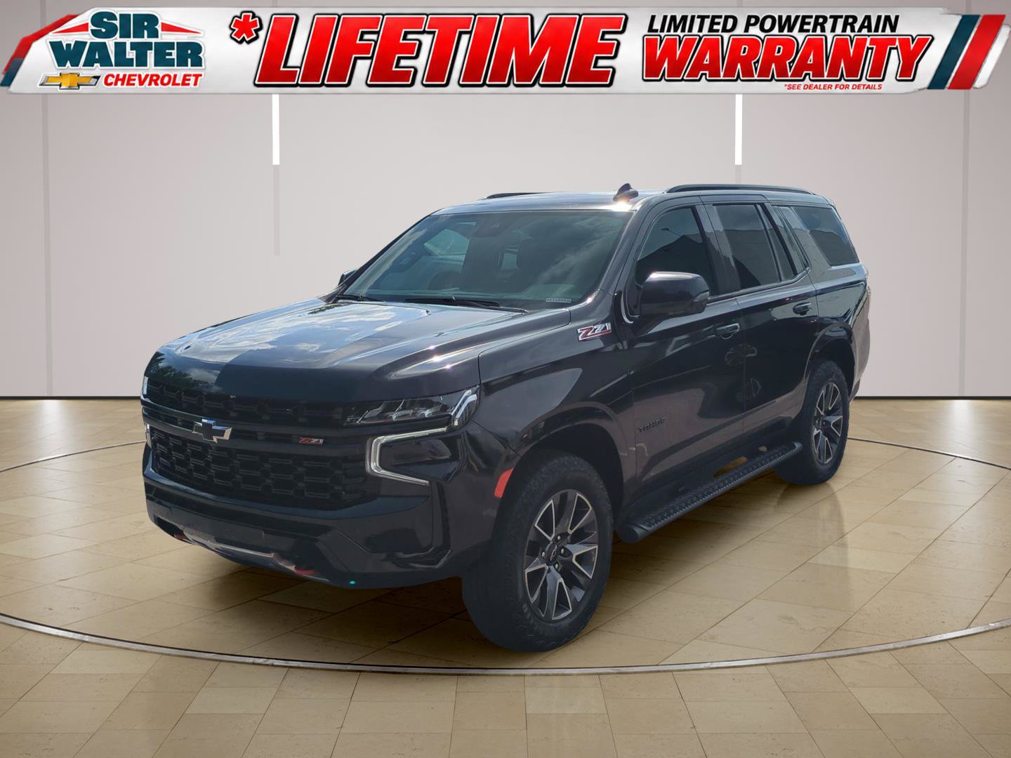 Used 2024 Chevrolet Tahoe Z71 w/ Luxury Package AWD/4WD image 3