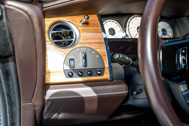 Used 2016 Rolls-Royce Wraith RWD image 26