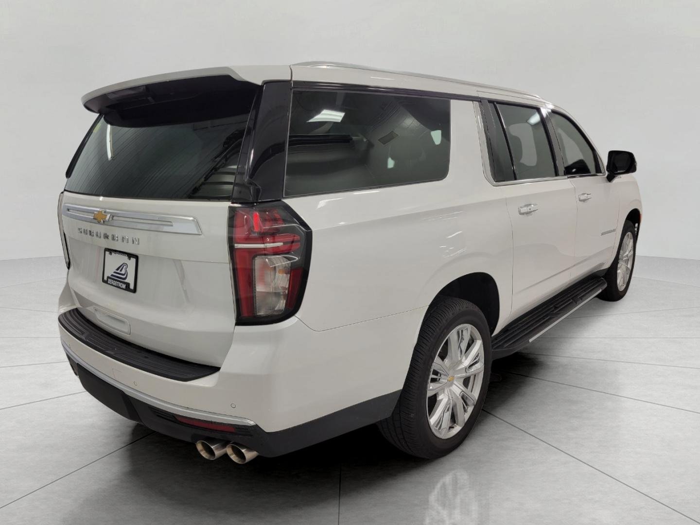 Used 2023 Chevrolet Suburban High Country AWD/4WD image 19
