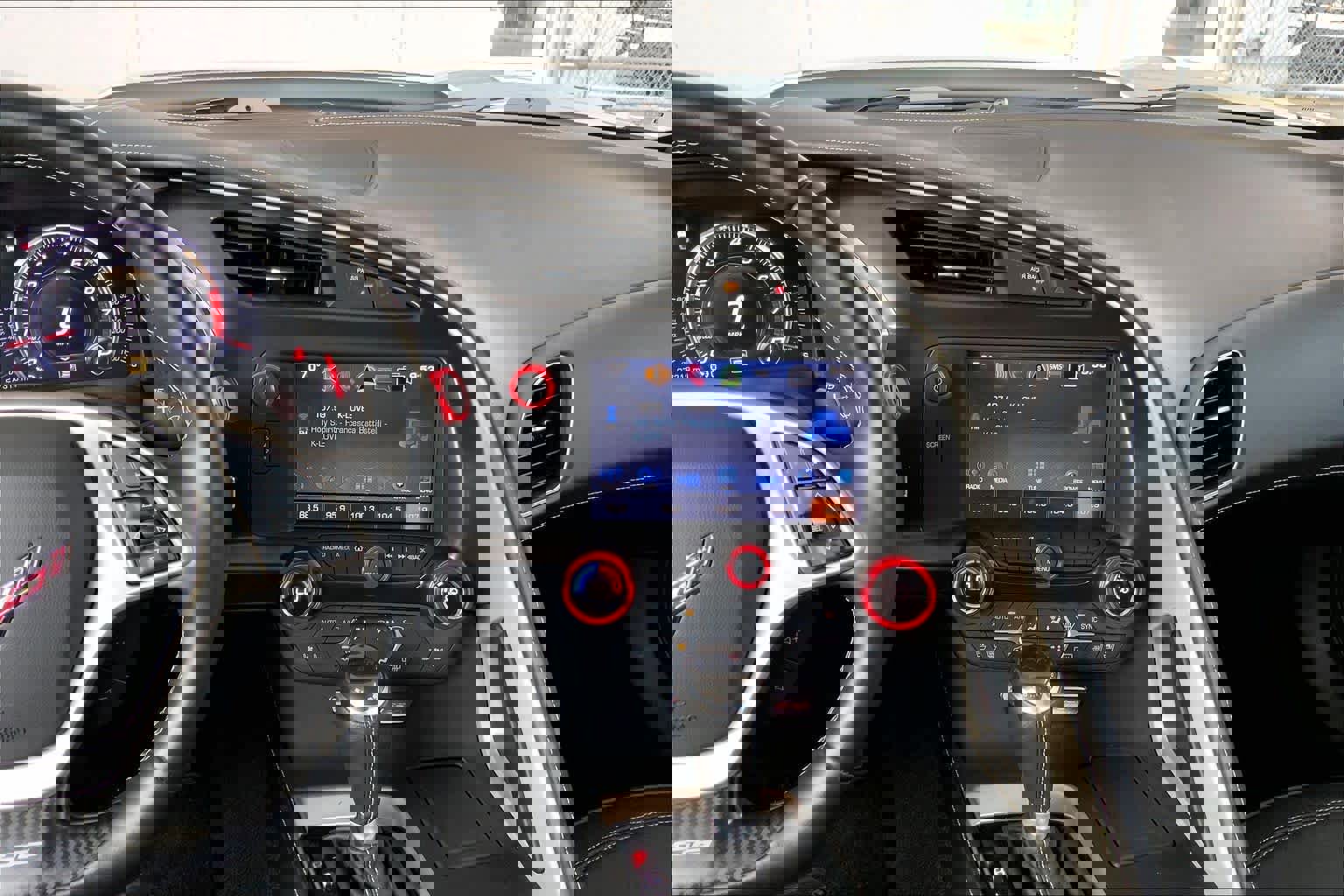 Used 2016 Chevrolet Corvette Z06 w/ 3LZ Preferred Equipment Group image 7