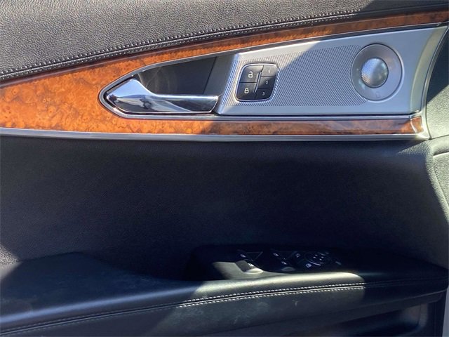 Used 2020 Lincoln Nautilus Reserve w/ Equipment Group 202A image 14