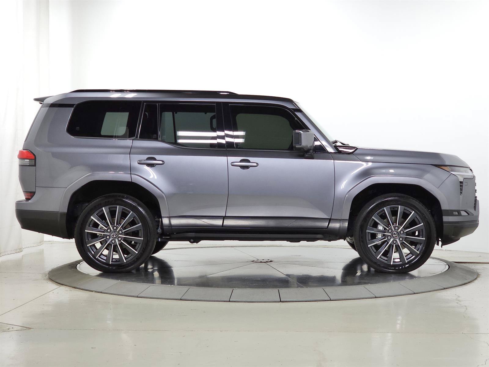Certified 2025 Lexus GX 550 w/ Cold Area Package AWD/4WD image 13