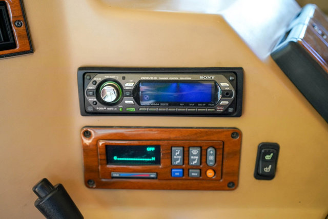 Used 1995 HUMMER H1 4-Door Wagon image 34