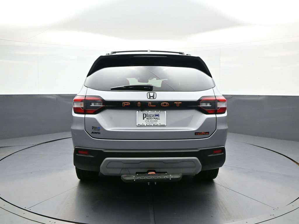 Used 2025 Honda Pilot TrailSport image 7