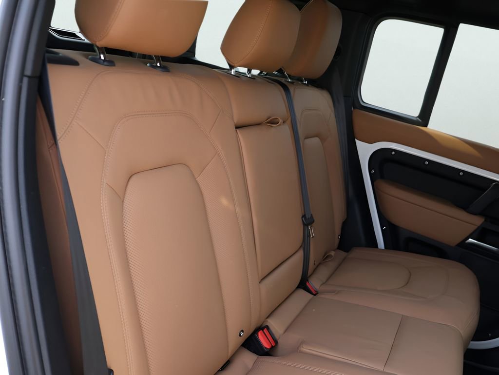 New 2026 Land Rover Defender 110 X-Dynamic SE image 12