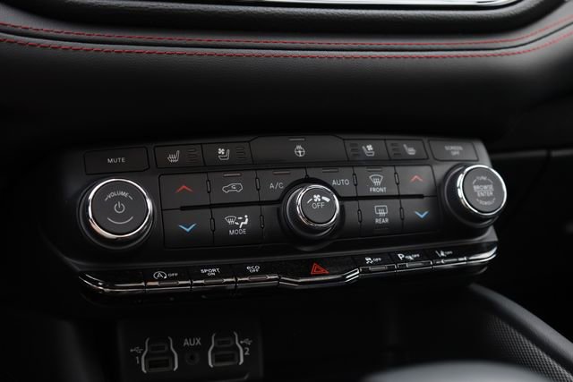 Certified 2025 Dodge Durango GT image 21