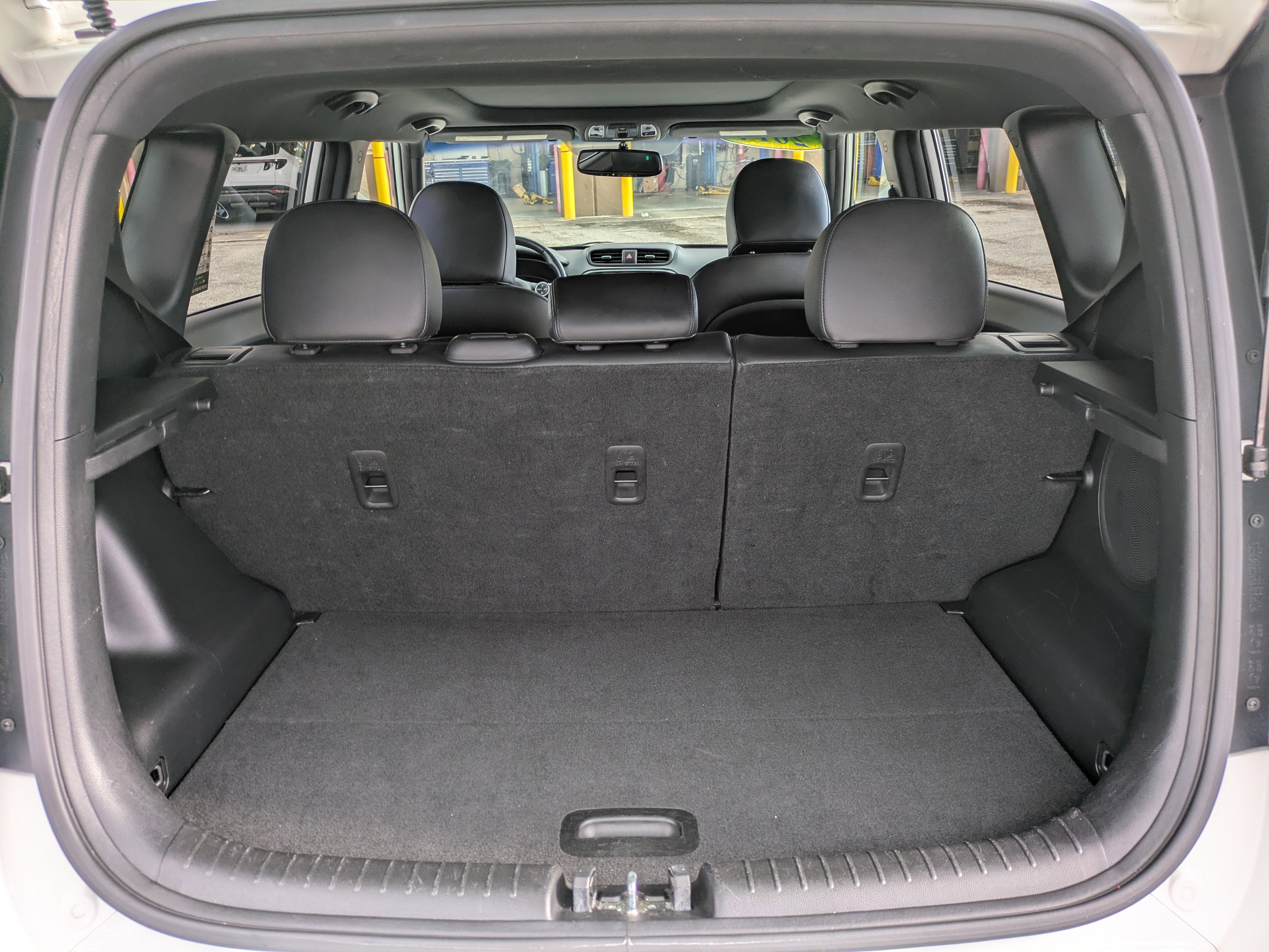 Used 2014 Kia Soul ! w/ Sun & Sound Package FWD image 12