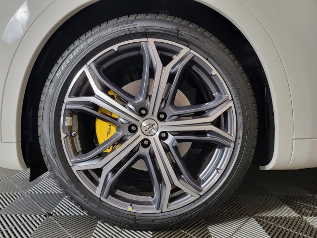 Used 2023 Maserati Levante GT image 6