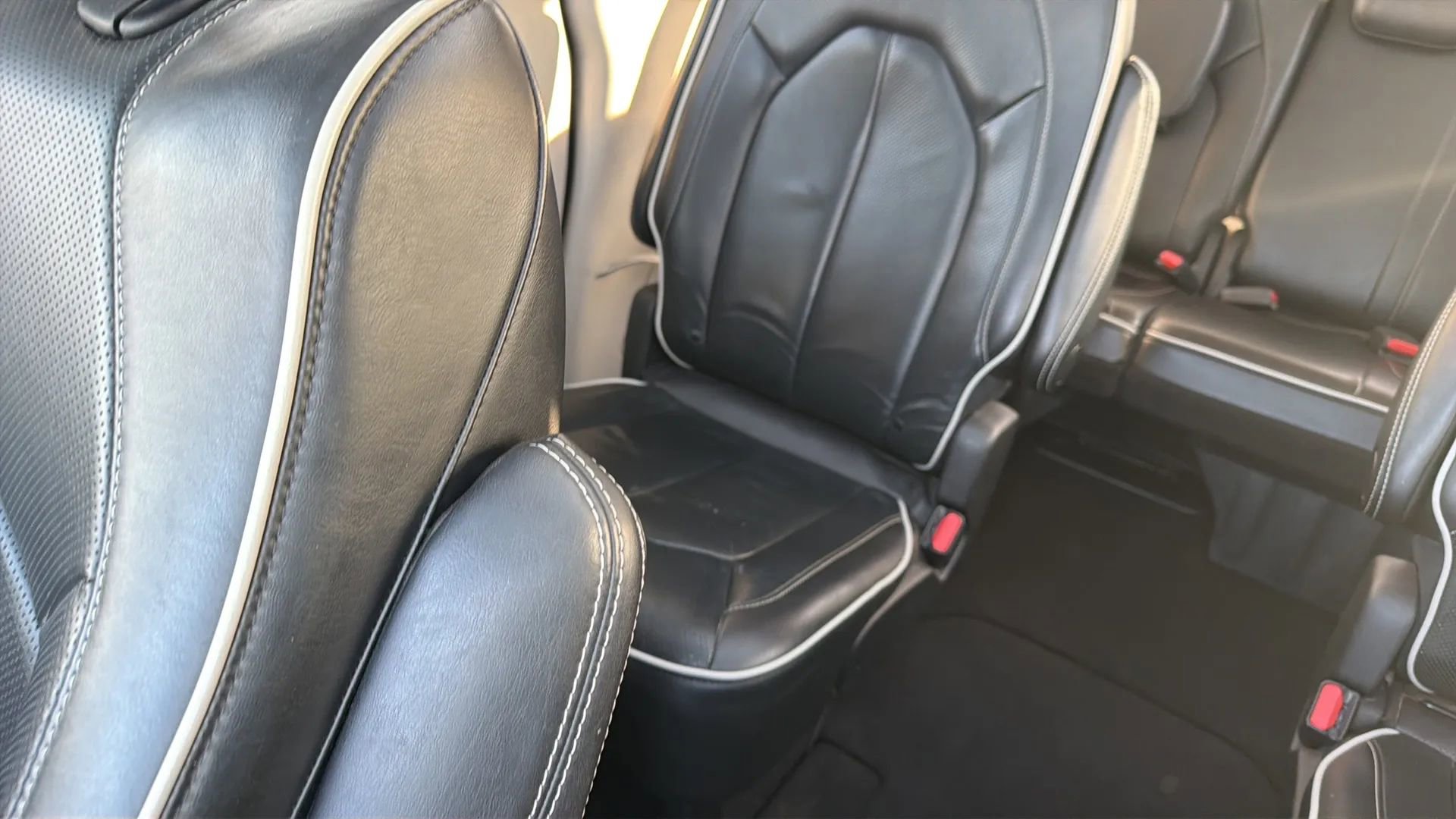 Used 2022 Chrysler Pacifica Limited image 96